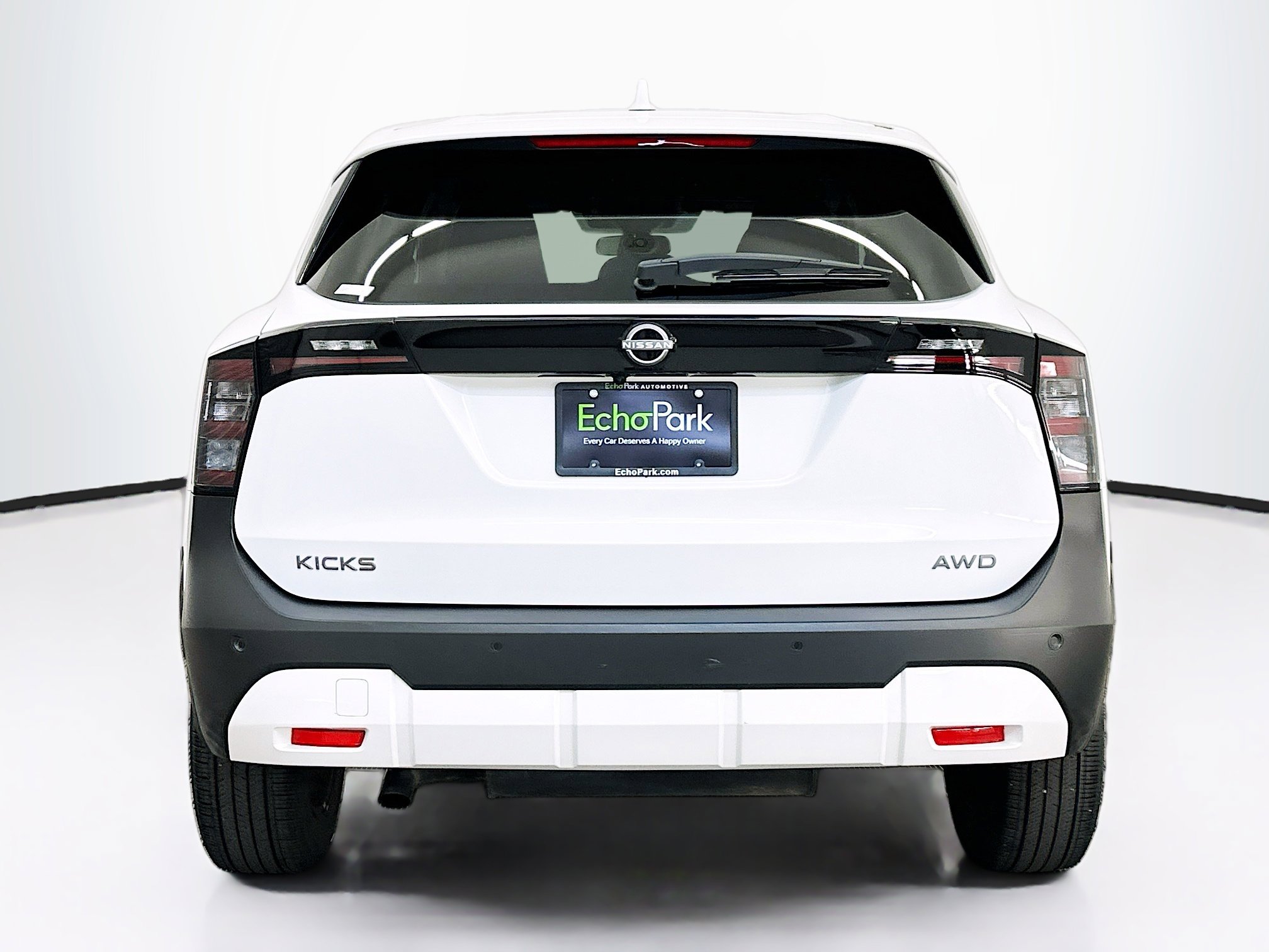 Used 2025 Nissan Kicks SV image 7