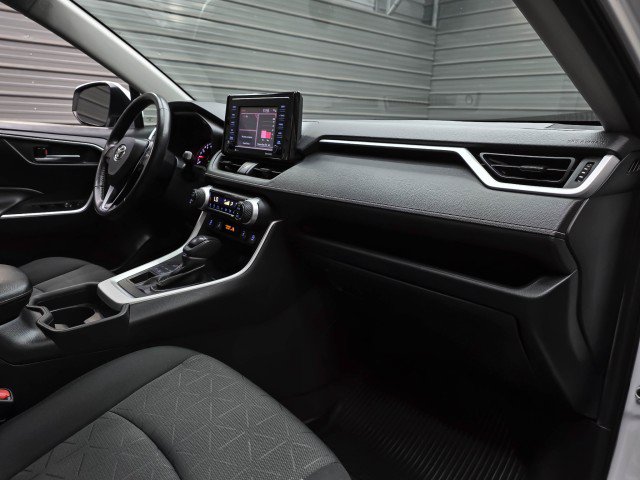 Used 2020 Toyota RAV4 XLE w/ Convenience Package AWD/4WD image 12
