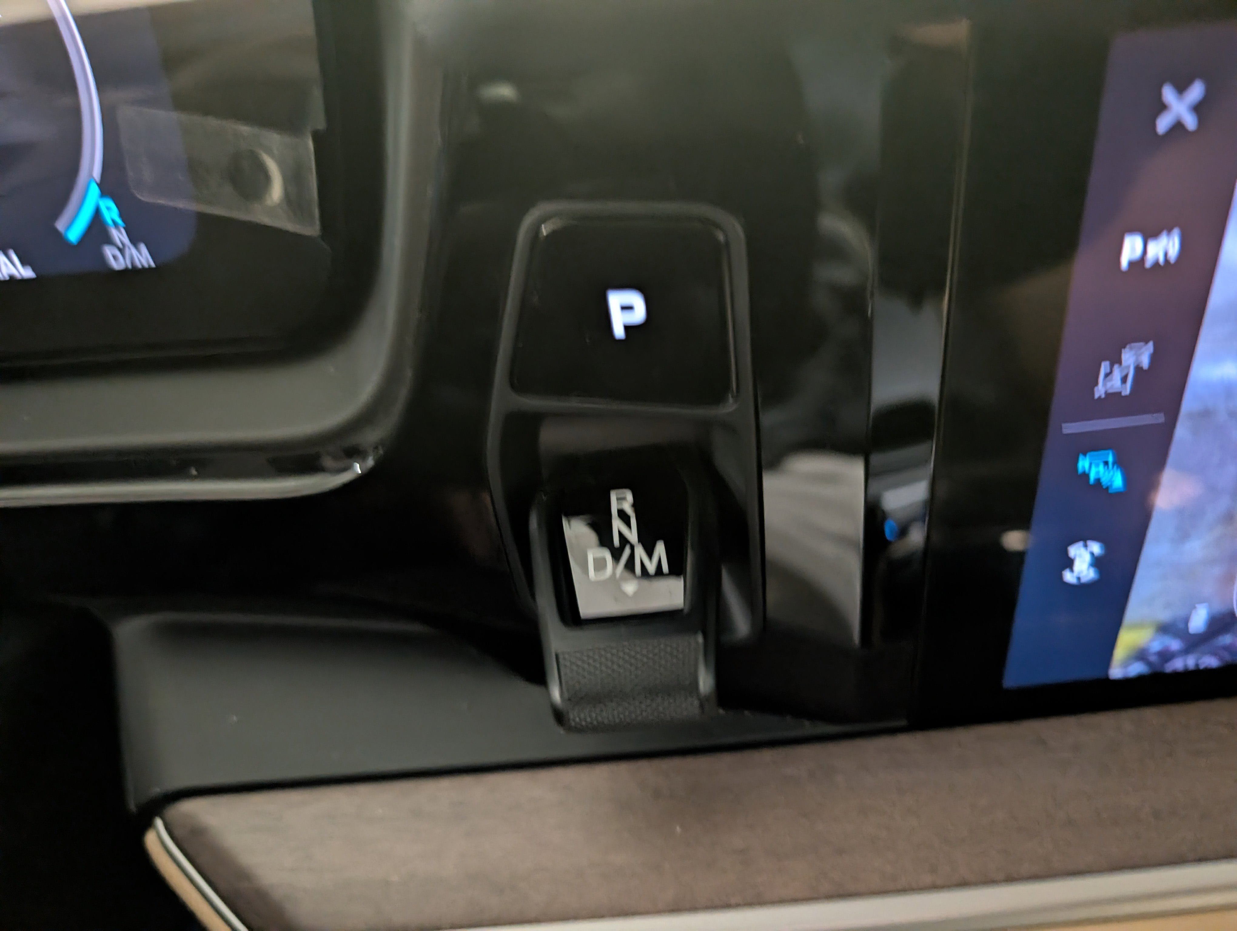 Used 2025 Porsche Cayenne image 40