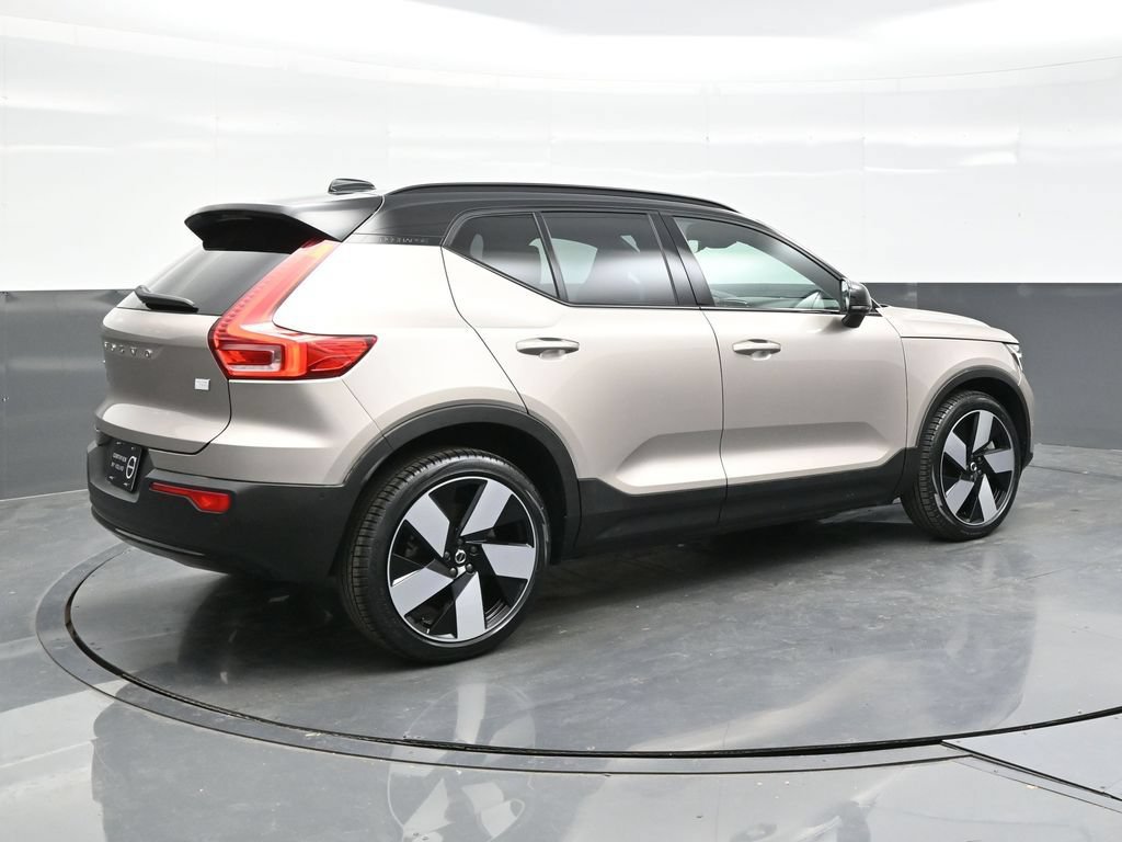 Used 2023 Volvo XC40 Recharge Plus AWD/4WD image 7