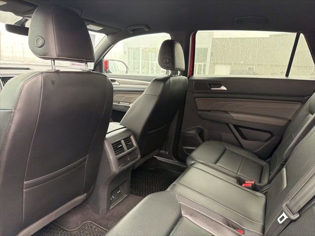 Used 2022 Volkswagen Atlas Cross Sport SE image 34