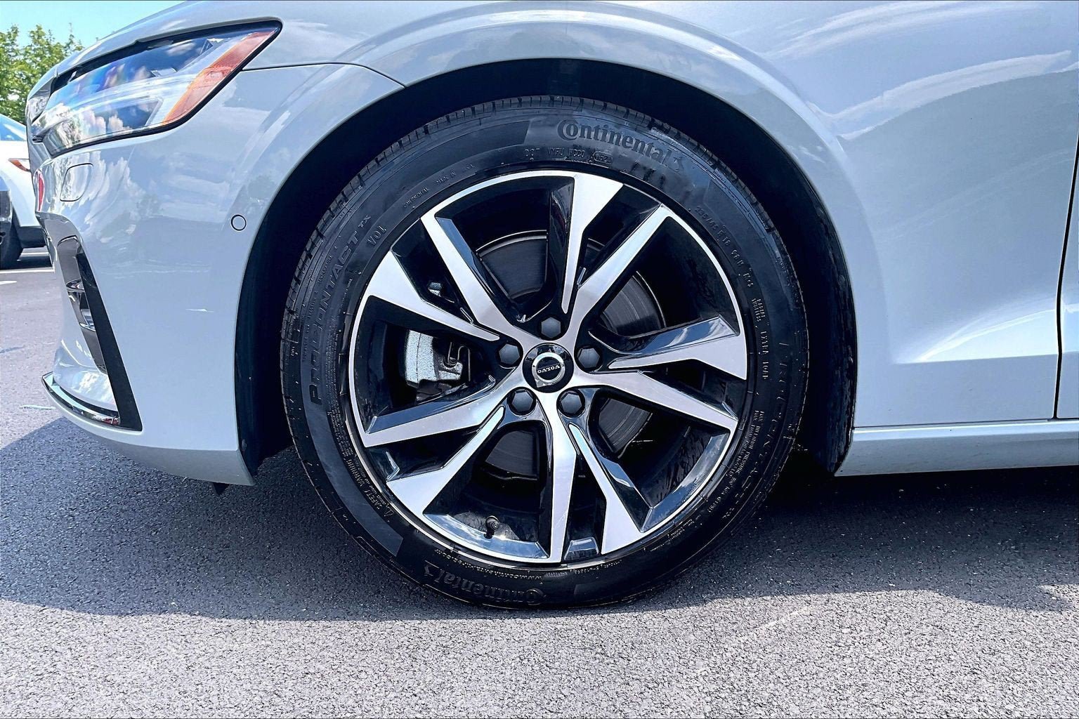 Used 2025 Volvo S60 B5 Plus FWD image 8