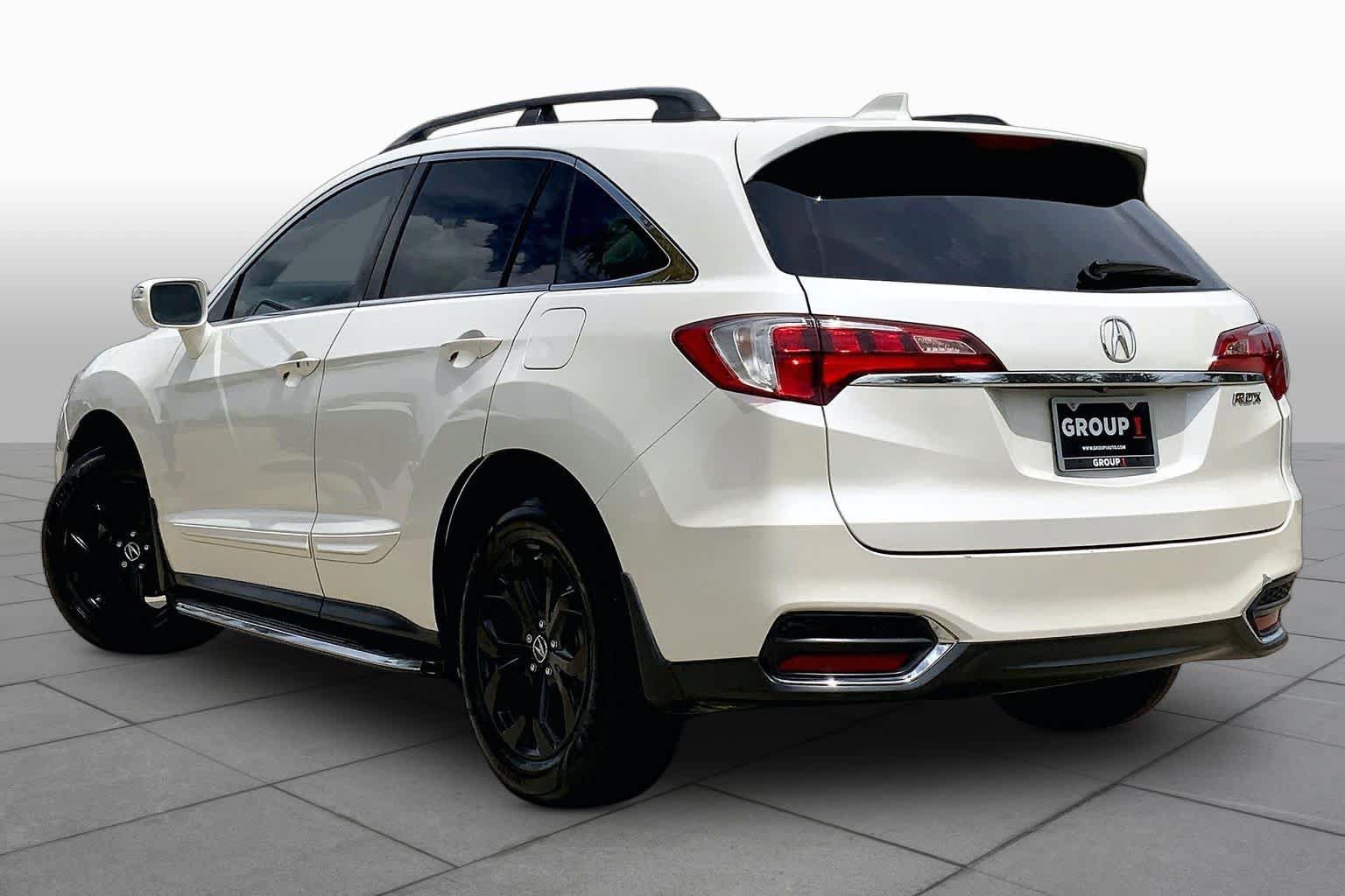 Used 2017 Acura RDX w/ Tech & AcuraWatch Plus Pack FWD image 12