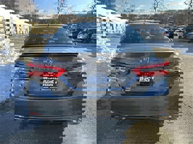 Used 2020 Toyota Camry SE image 25