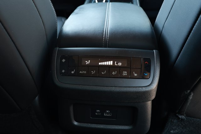 Used 2022 Nissan Pathfinder SL w/ SL Premium Package FWD image 31