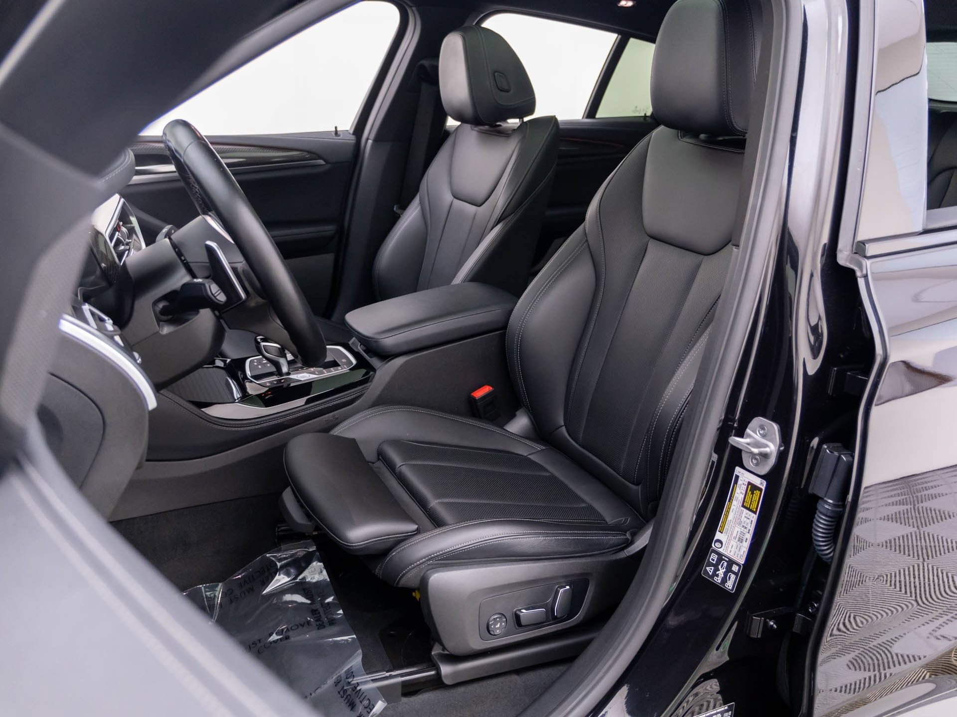 Used 2024 BMW X4 M40i AWD/4WD image 16