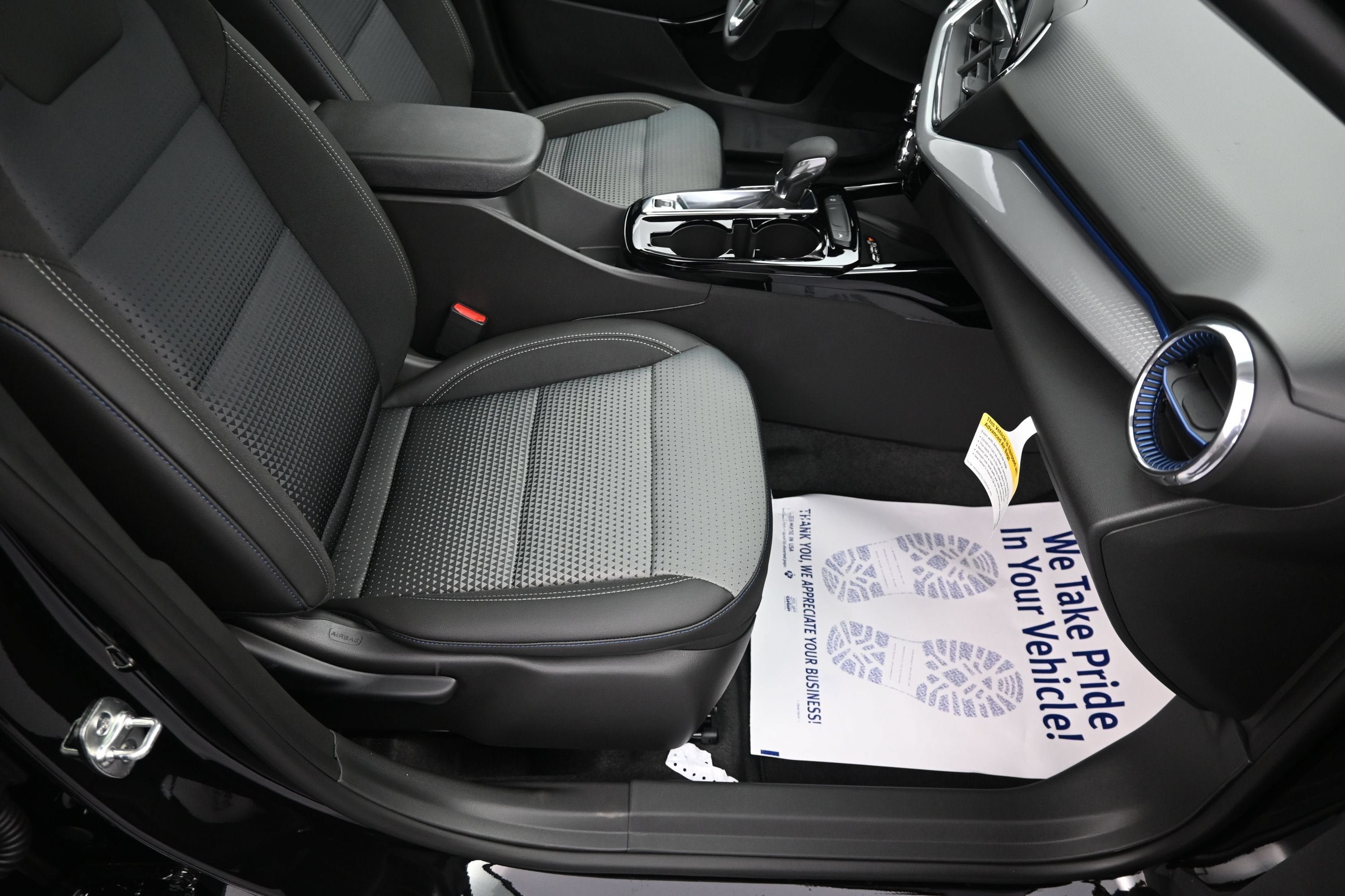 New 2026 Chevrolet Trax LT w/ Sunroof Package FWD image 32