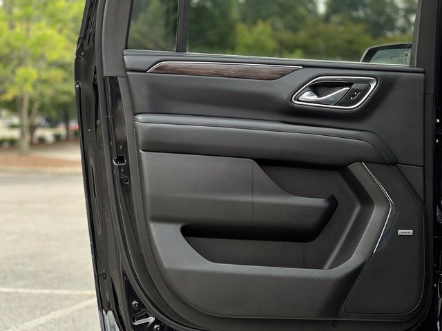 Used 2023 Chevrolet Suburban LT AWD/4WD image 14