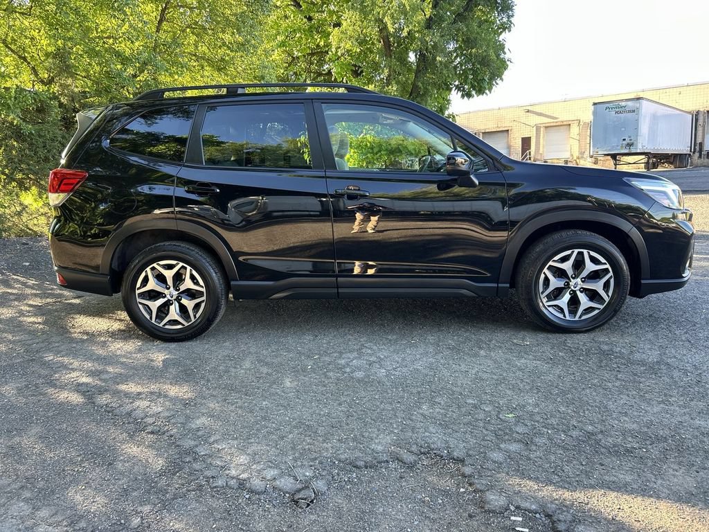 Used 2020 Subaru Forester Premium AWD/4WD image 9