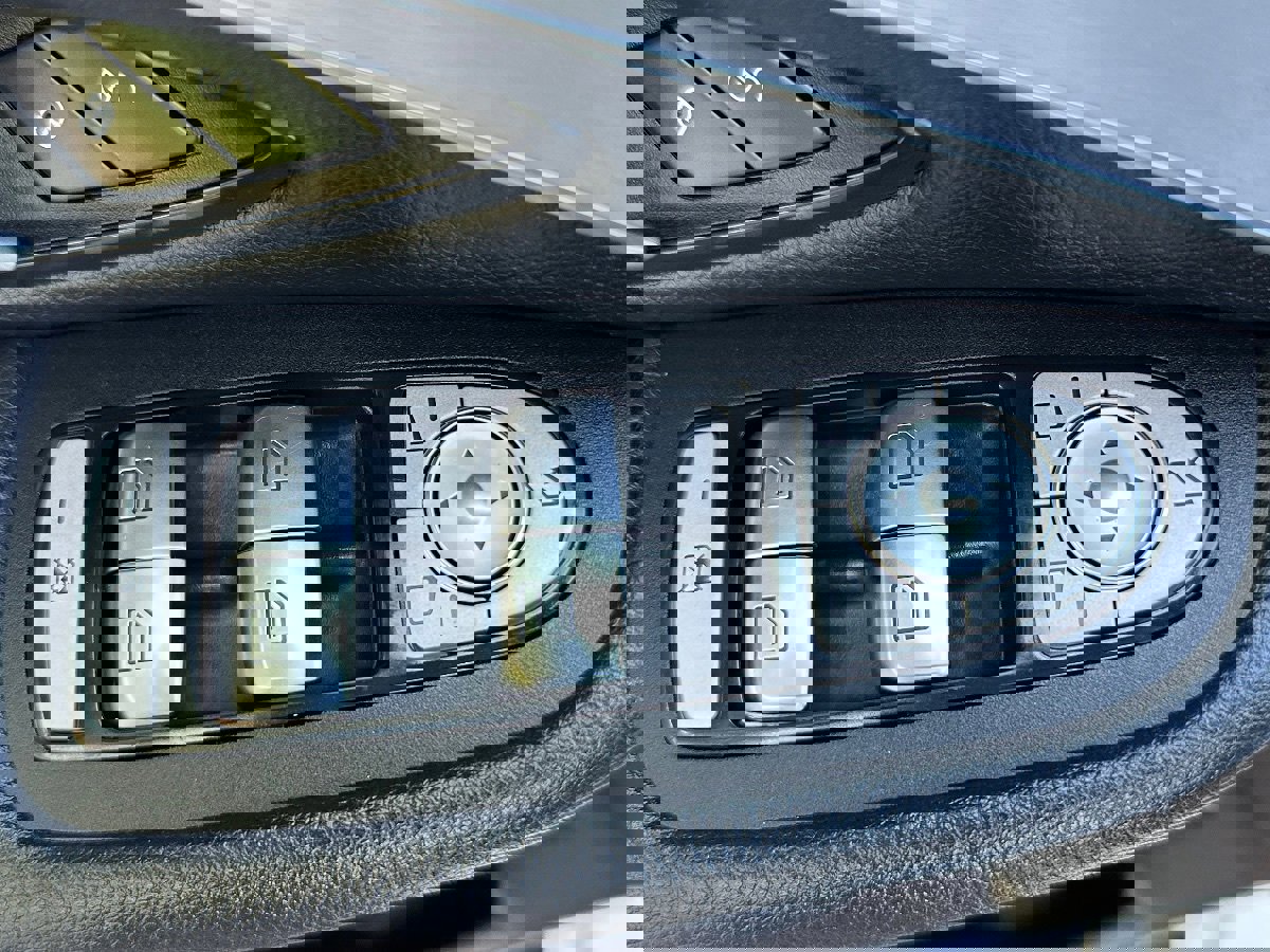 Used 2021 Mercedes-Benz GLC 300 image 28