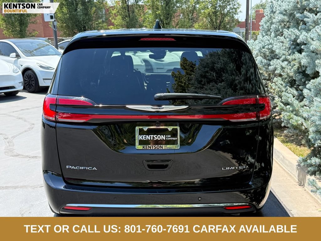 Used 2026 Chrysler Pacifica Limited FWD image 7