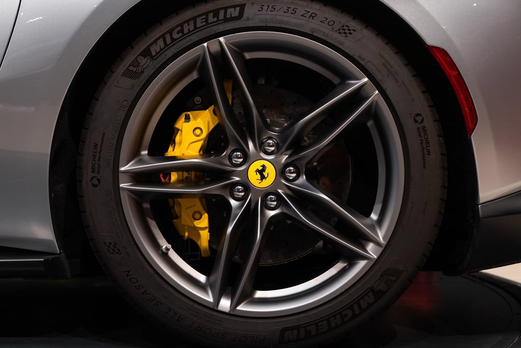 Certified 2023 Ferrari 812 GTS RWD image 15