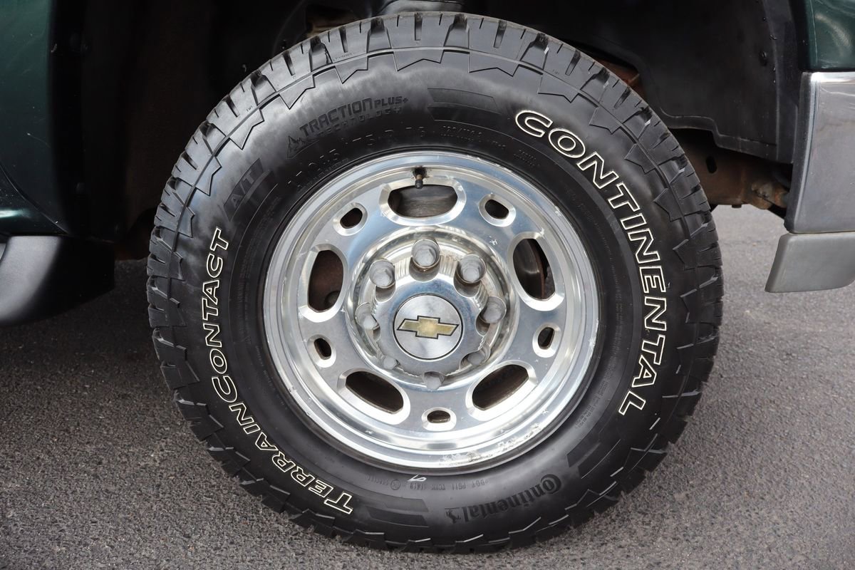 Used 2002 Chevrolet Suburban 2500 LT image 43