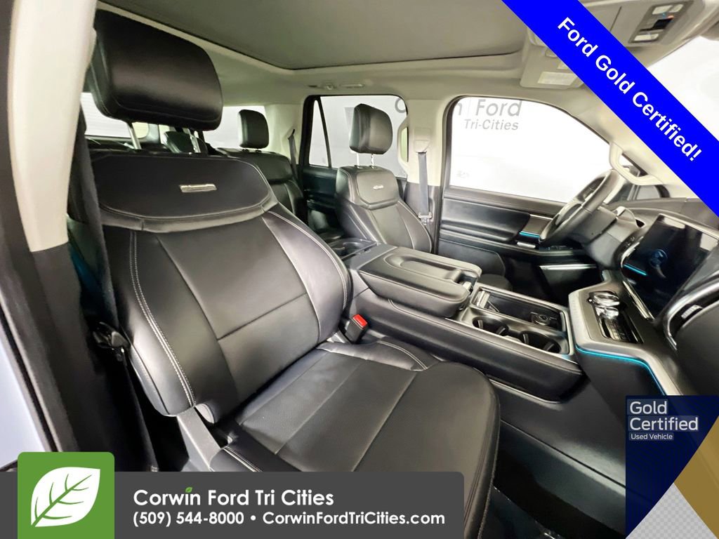 Certified 2025 Ford Expedition Max Platinum image 18
