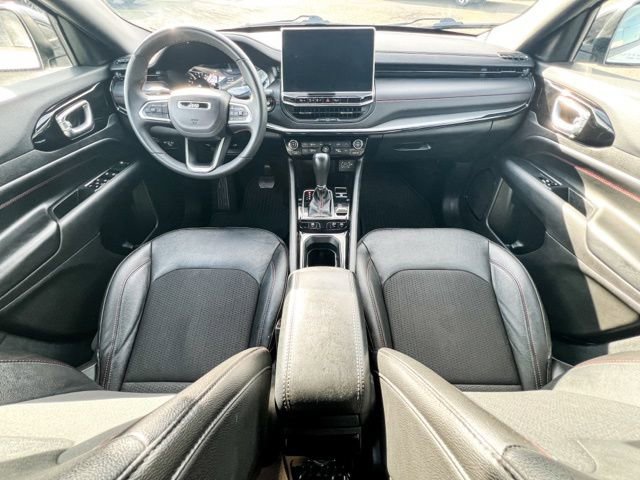 Used 2024 Jeep Compass Trailhawk image 12