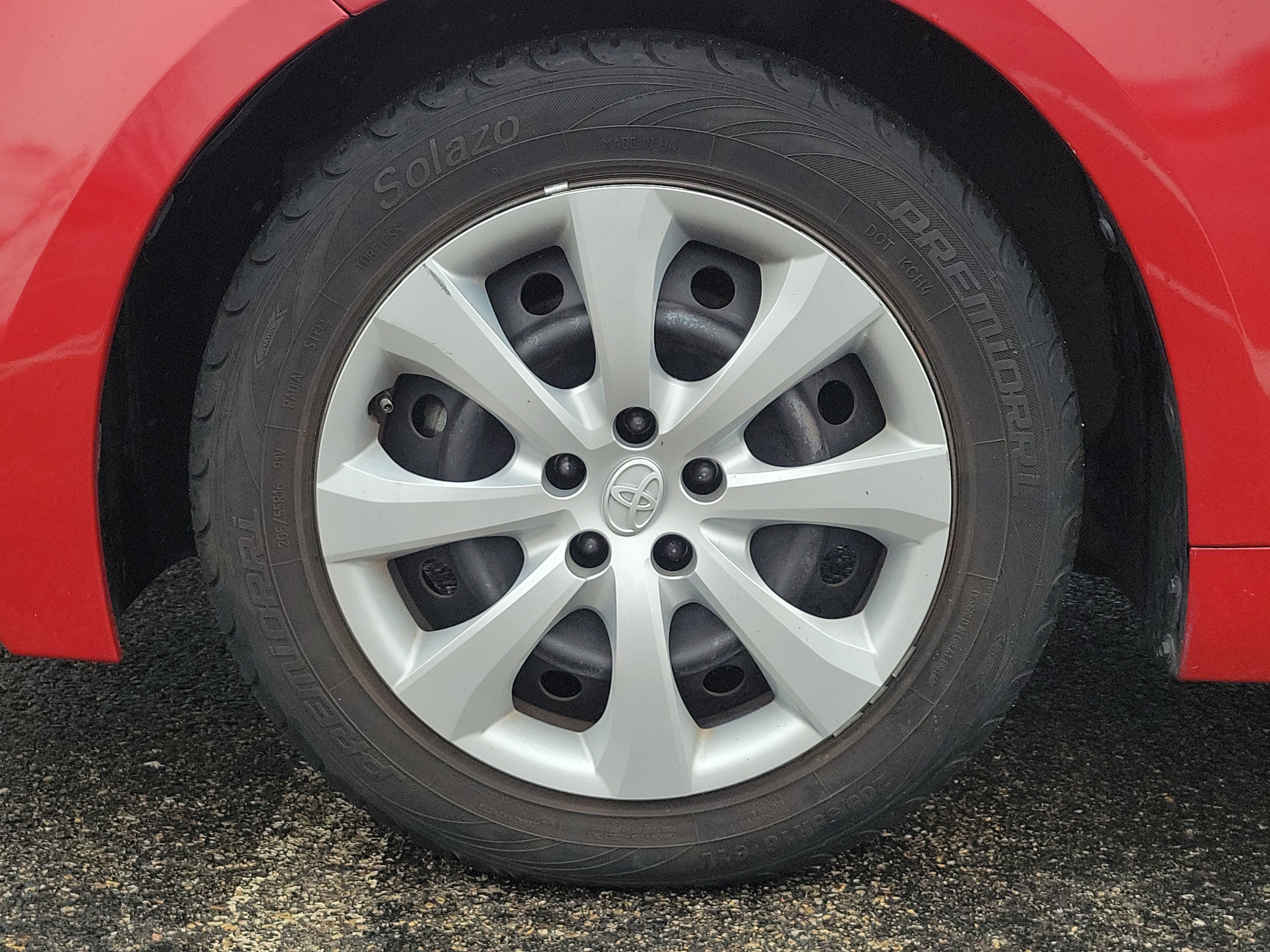 Used 2021 Toyota Corolla LE image 5