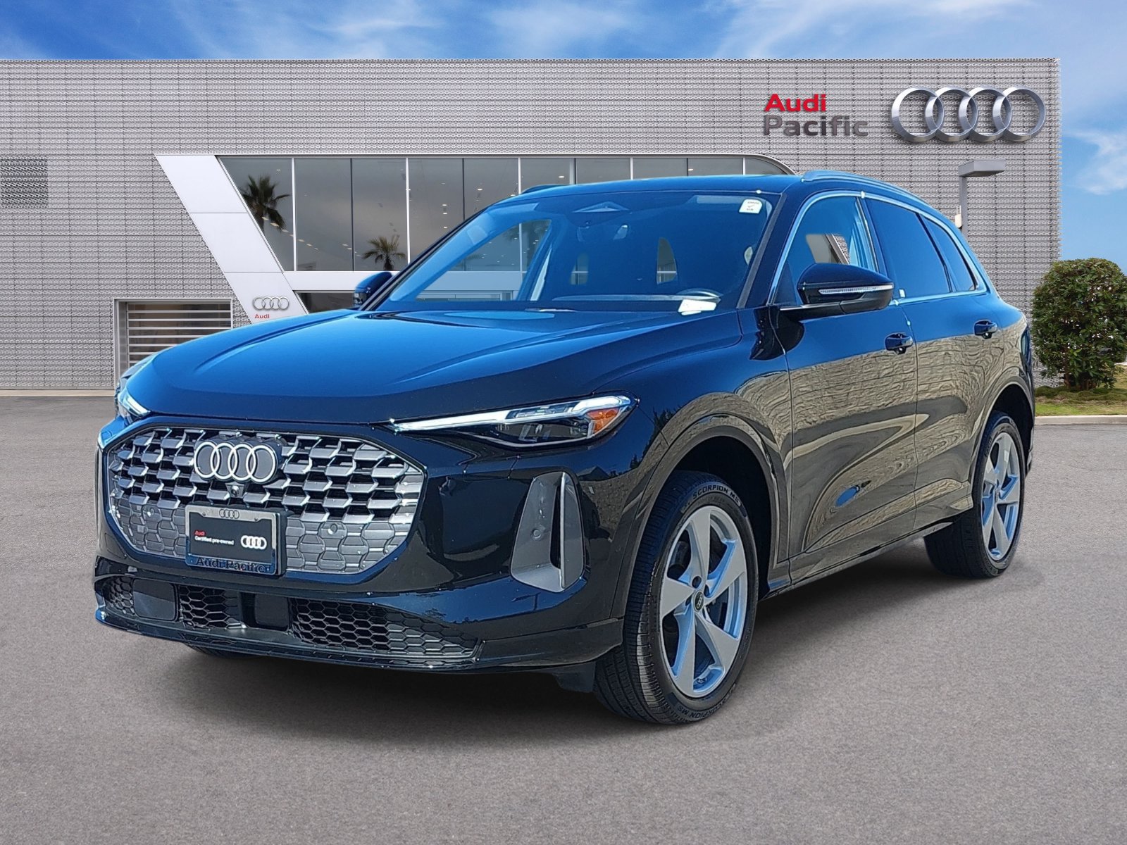 Used 2025 Audi Q5 Premium Plus w/ Premium Plus AWD/4WD image 1