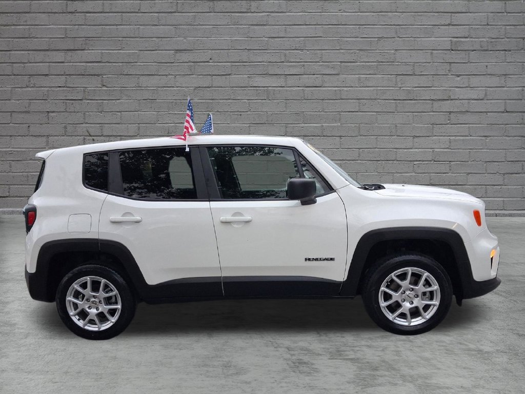 Used 2023 Jeep Renegade Latitude AWD/4WD image 11