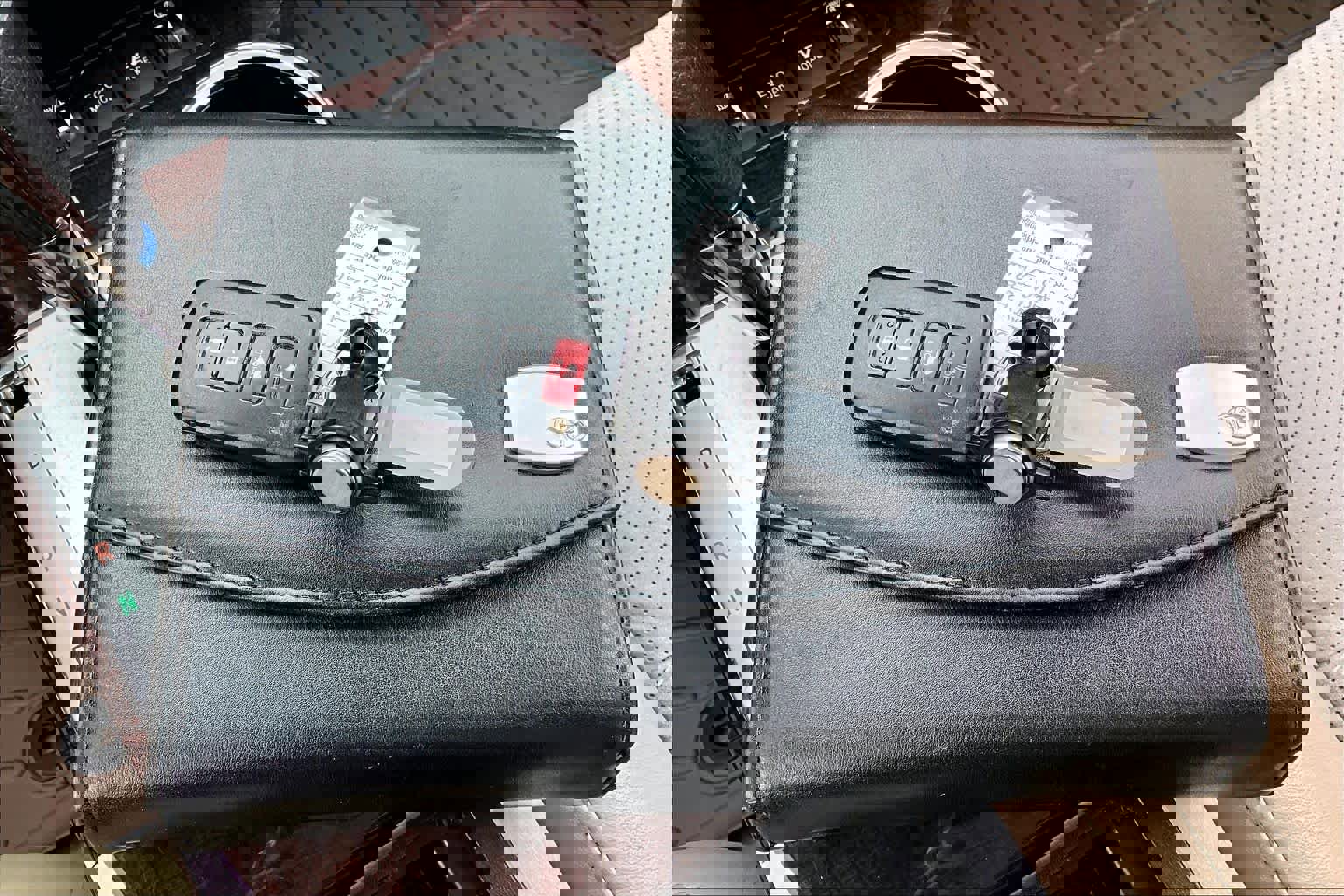 Used 2012 Toyota Camry XLE w/ Leather Pkg FWD image 15