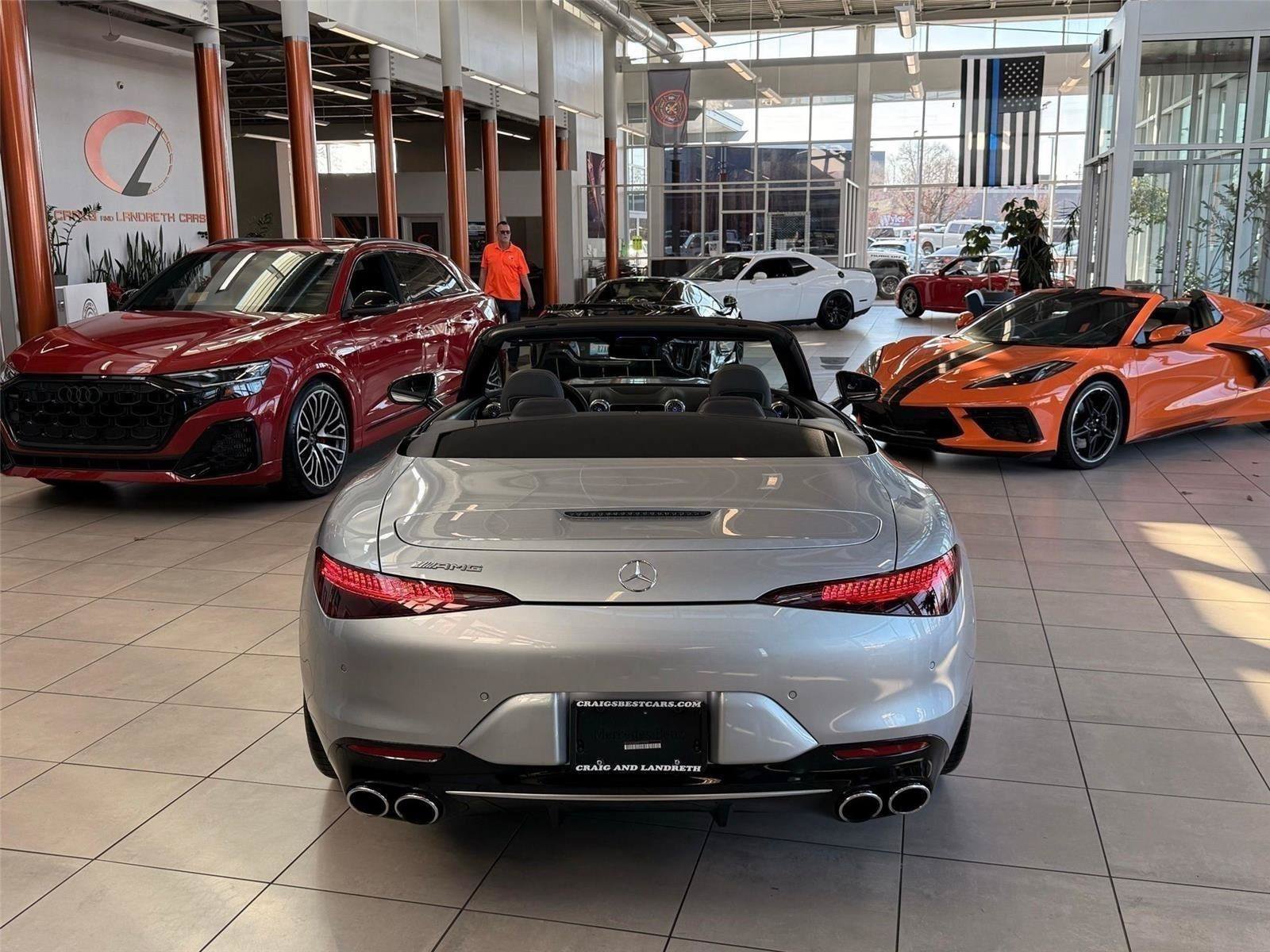 Used 2023 Mercedes-Benz SL 43 AMG w/ Driver Assistance Package image 16