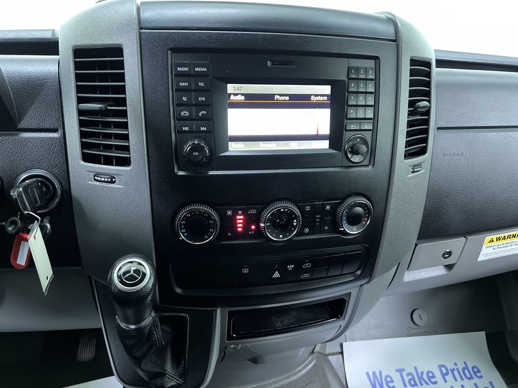 Used 2016 Mercedes-Benz Sprinter 2500 image 22