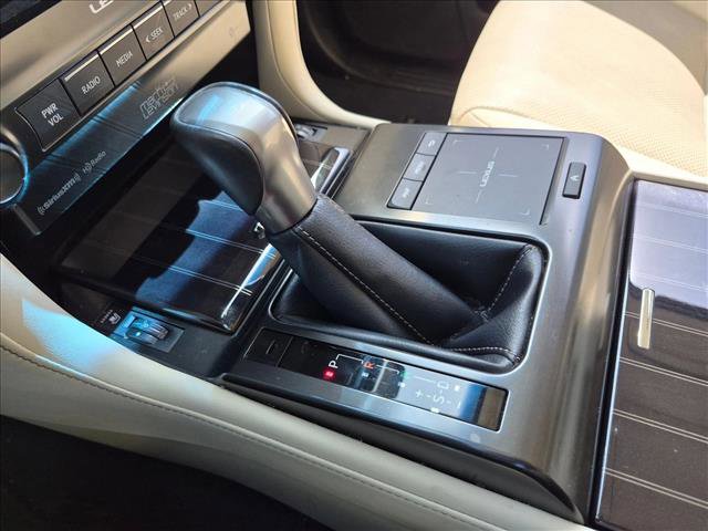 Used 2022 Lexus GX 460 Premium w/ Accessory Package AWD/4WD image 14