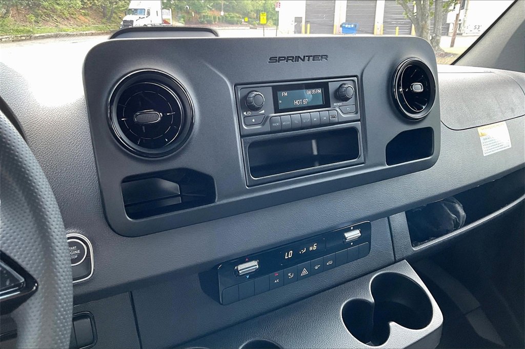 New 2025 Mercedes-Benz Sprinter 4500 image 6