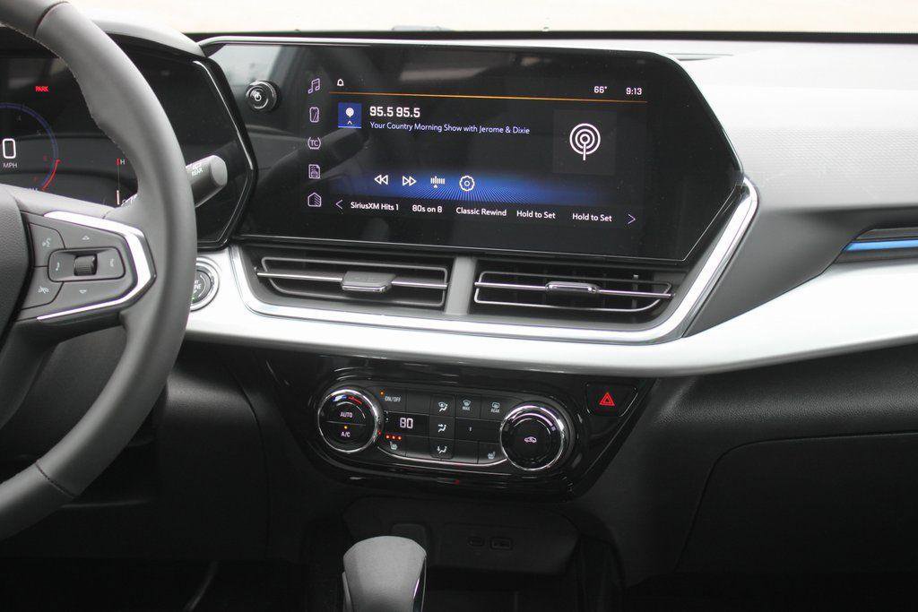 New 2026 Chevrolet Trax LT w/ Driver Confidence Package image 9