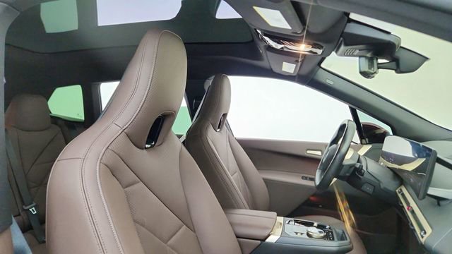 Used 2024 BMW iX xDrive50 w/ Premium Package AWD/4WD image 22