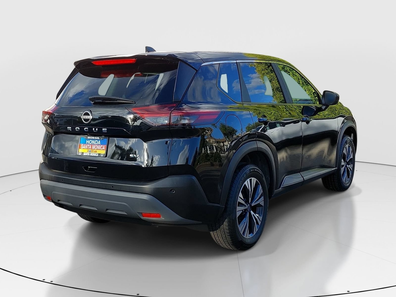 Used 2023 Nissan Rogue SV FWD image 3