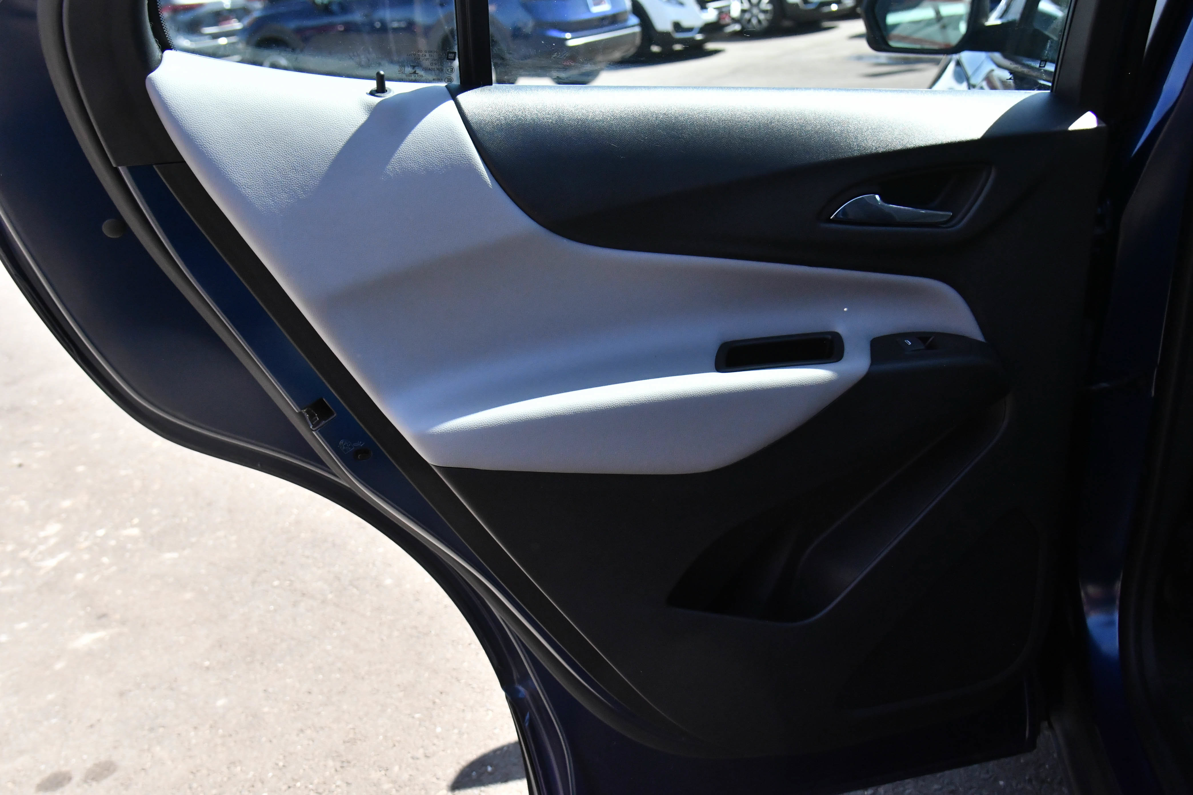 Used 2022 Chevrolet Equinox LS AWD/4WD image 34