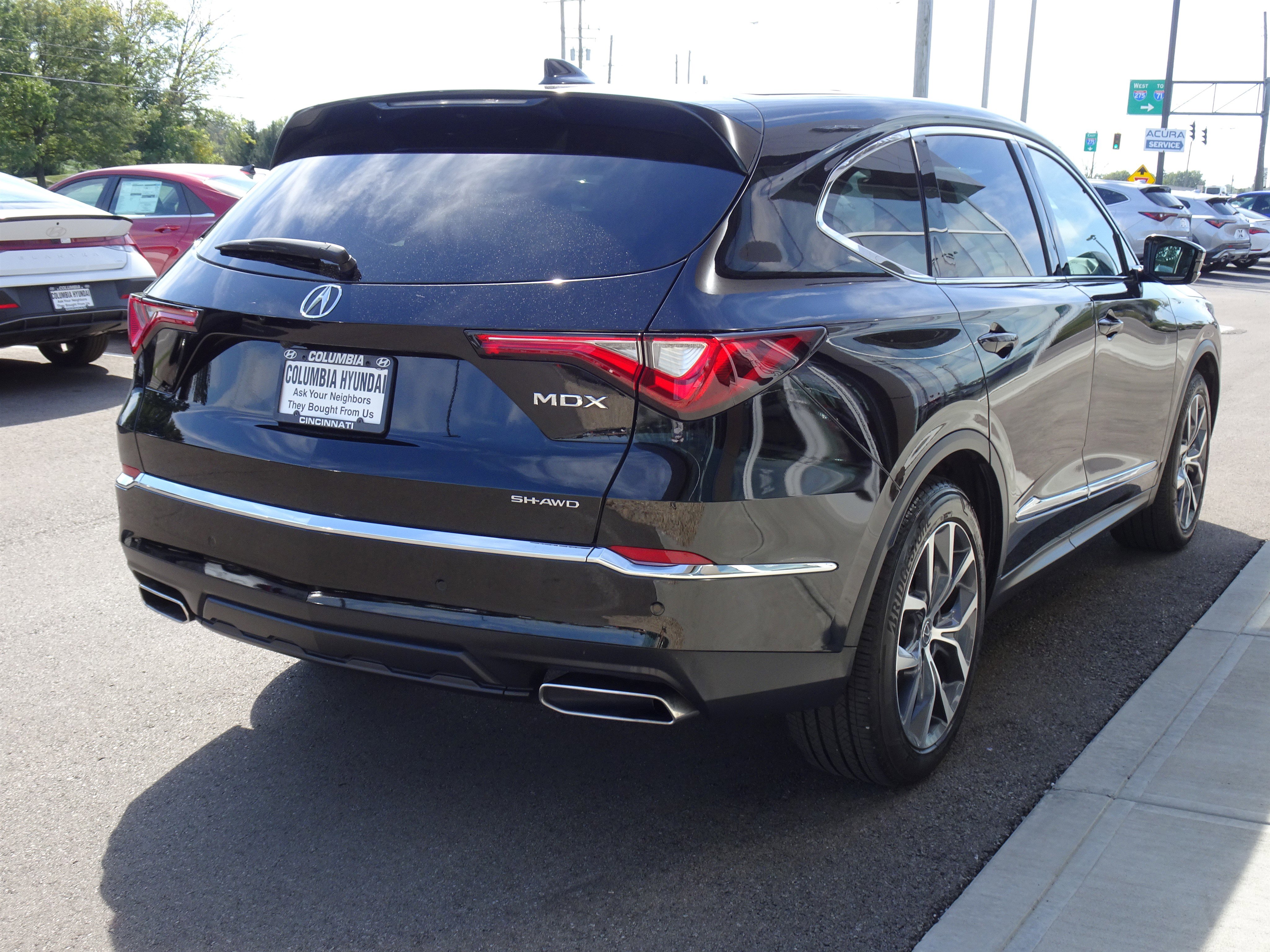 Used 2023 Acura MDX SH-AWD w/ Technology Package image 5