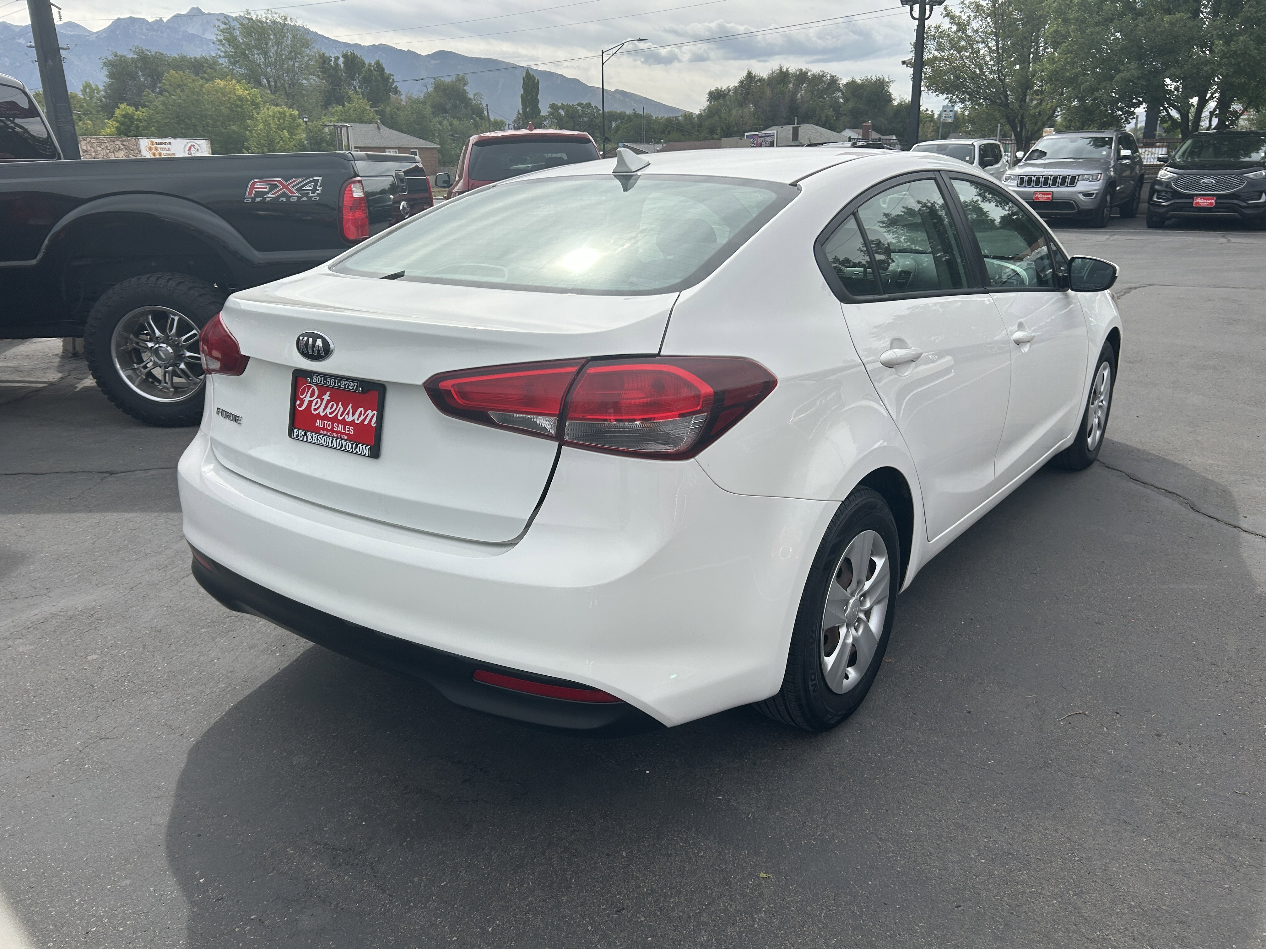Used 2017 Kia Forte LX image 4