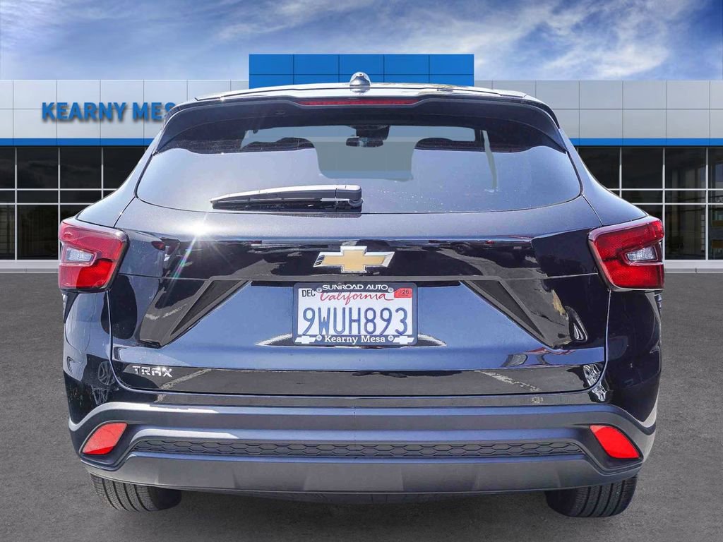 Used 2026 Chevrolet Trax LS FWD image 5