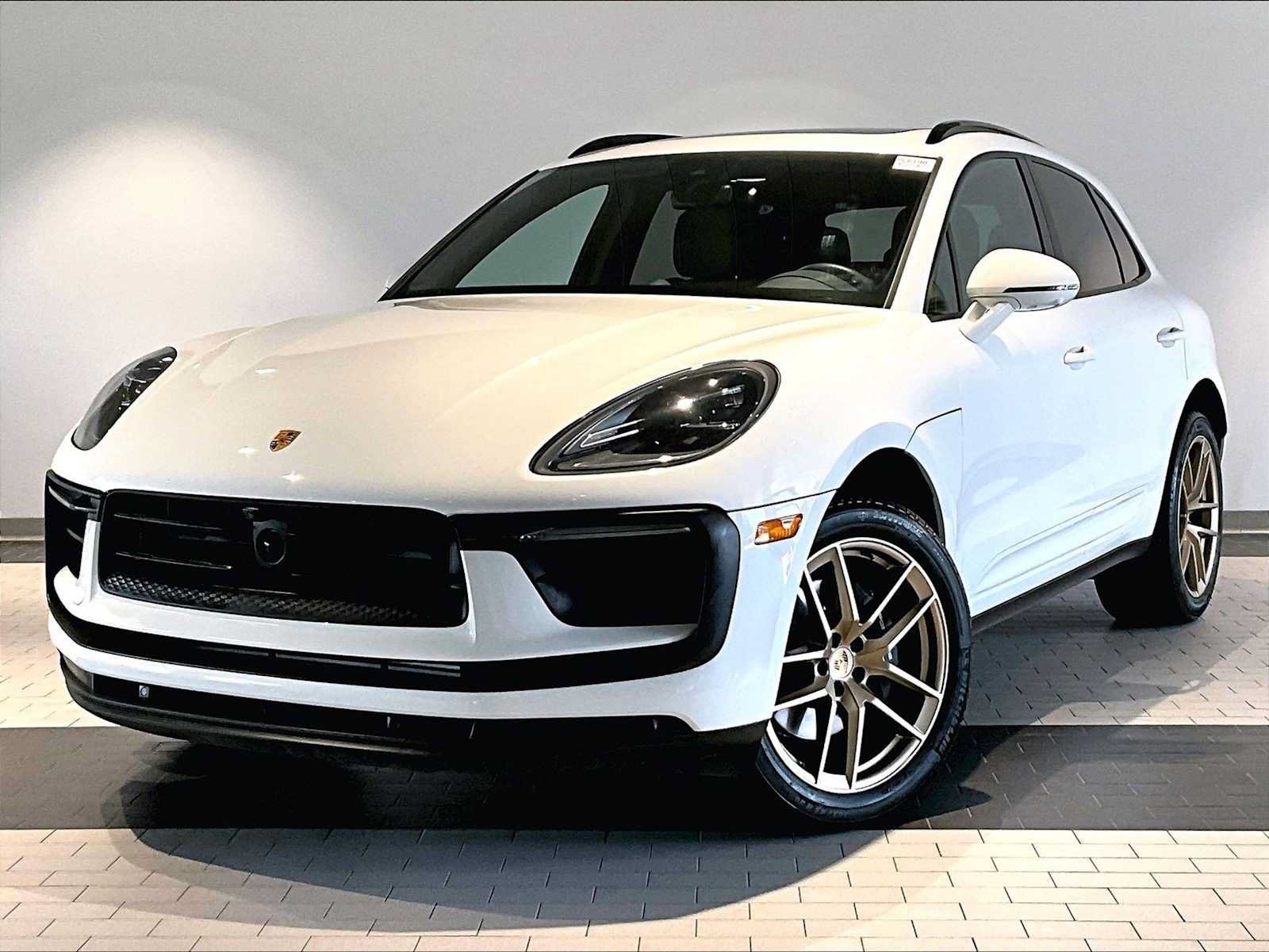 Used 2026 Porsche Macan AWD/4WD image 1