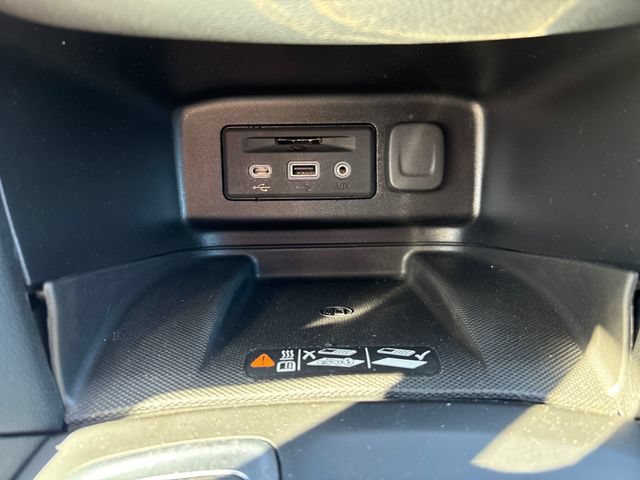 Used 2020 Chevrolet Equinox Premier AWD/4WD image 17
