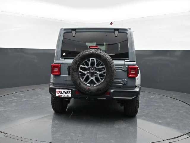 New 2026 Jeep Wrangler Unlimited Sahara AWD/4WD image 8