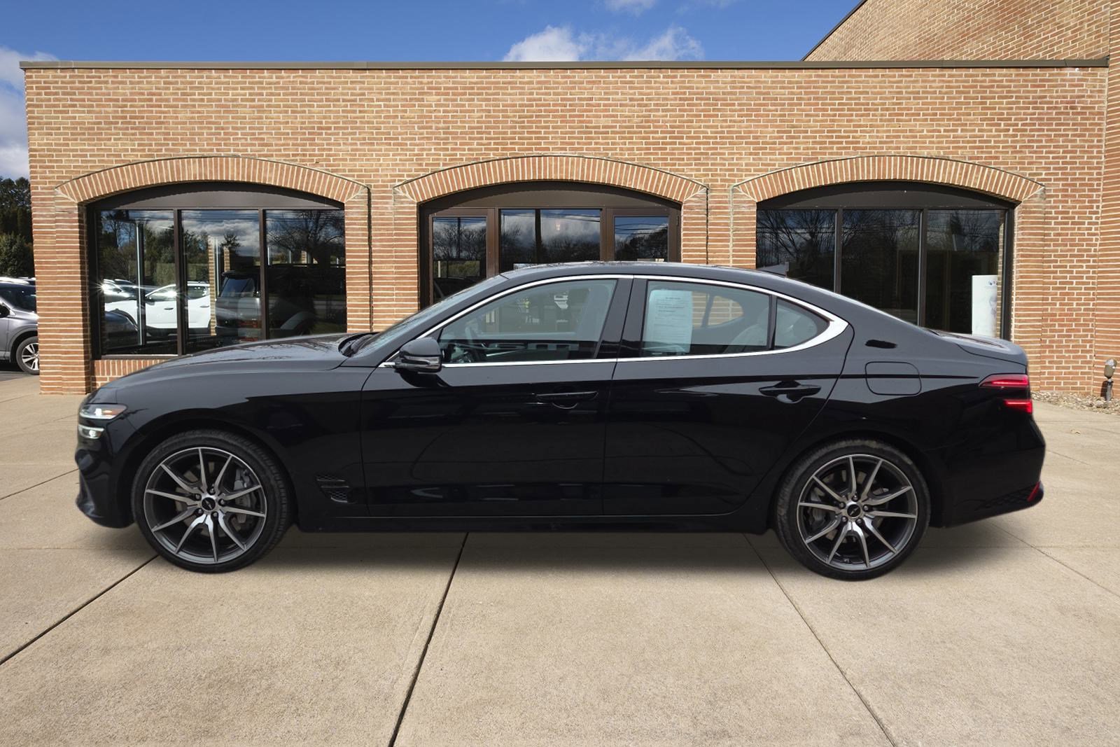 Used 2025 Genesis G70 2.5T image 7