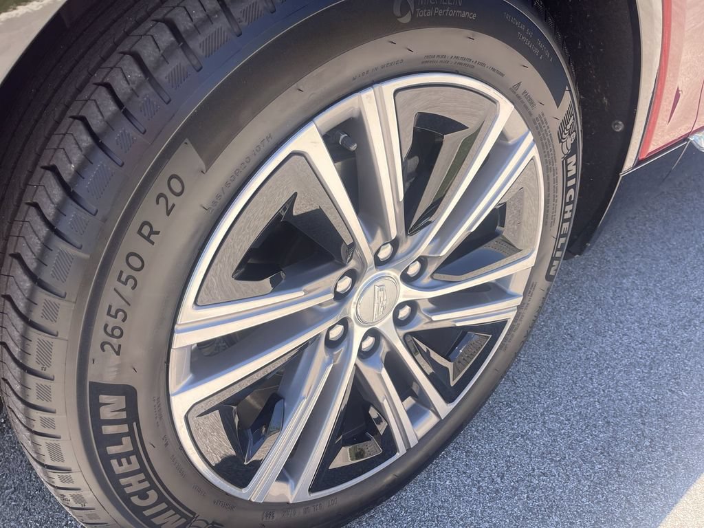 Certified 2025 Cadillac Lyriq Luxury AWD/4WD image 11