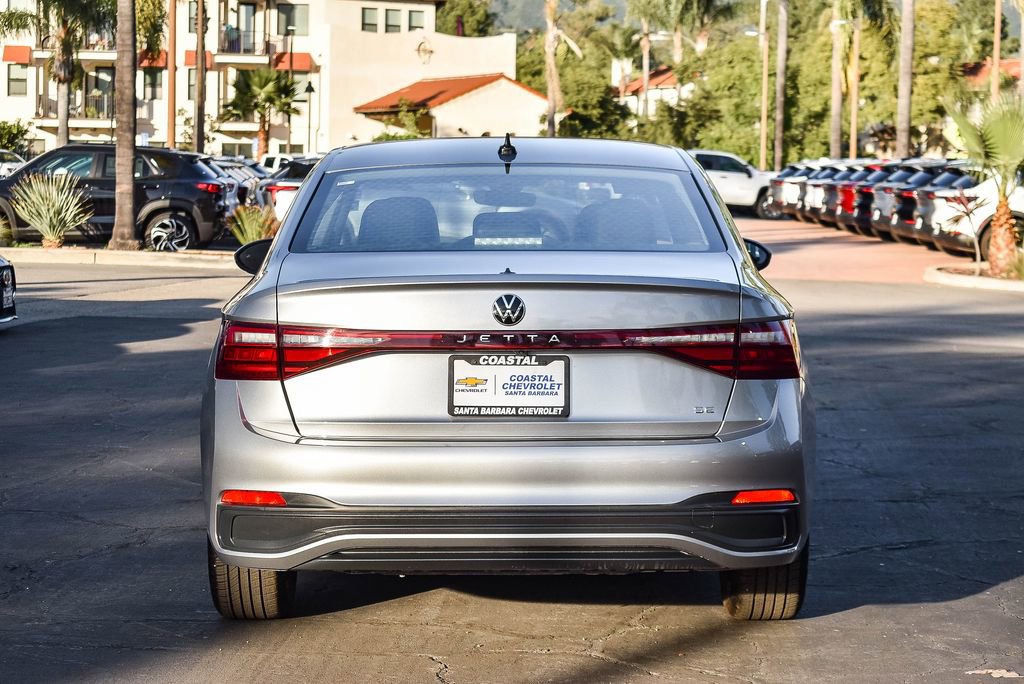 Used 2025 Volkswagen Jetta SE image 5