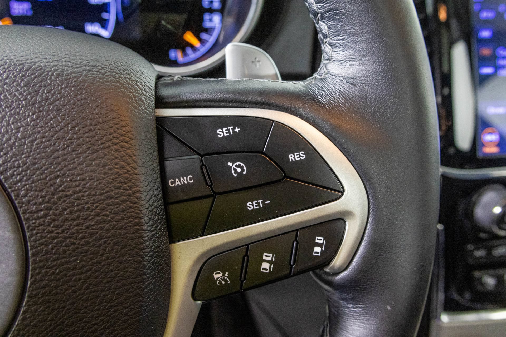 Used 2019 Jeep Grand Cherokee Summit w/ Platinum Series Group AWD/4WD image 34
