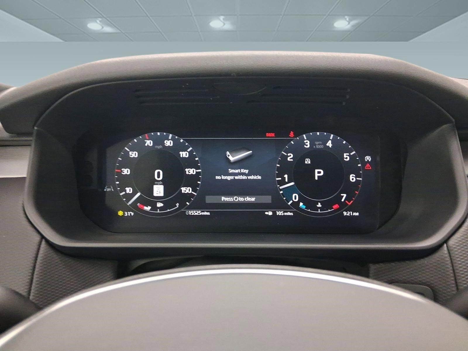 Used 2025 Land Rover Discovery Dynamic SE image 18