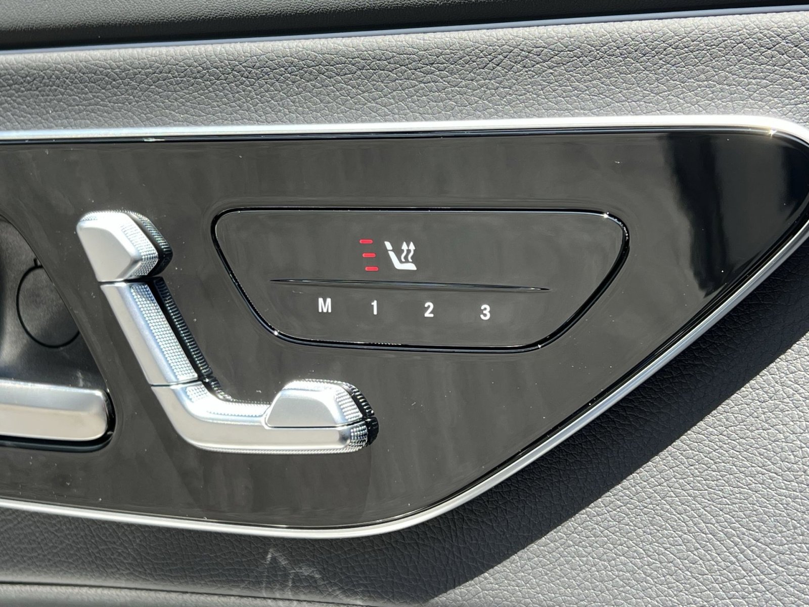 New 2025 Mercedes-Benz CLE 300 4MATIC Coupe image 33