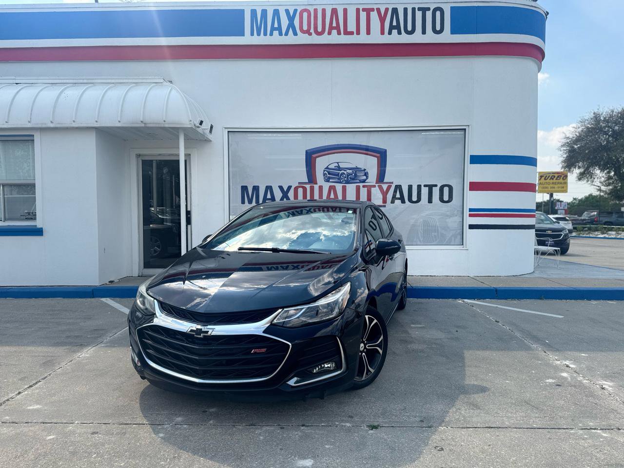 Used 2019 Chevrolet Cruze LT w/ Convenience Package image 2