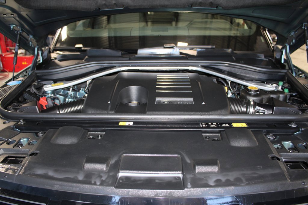 Used 2024 Land Rover Range Rover Sport SE image 13