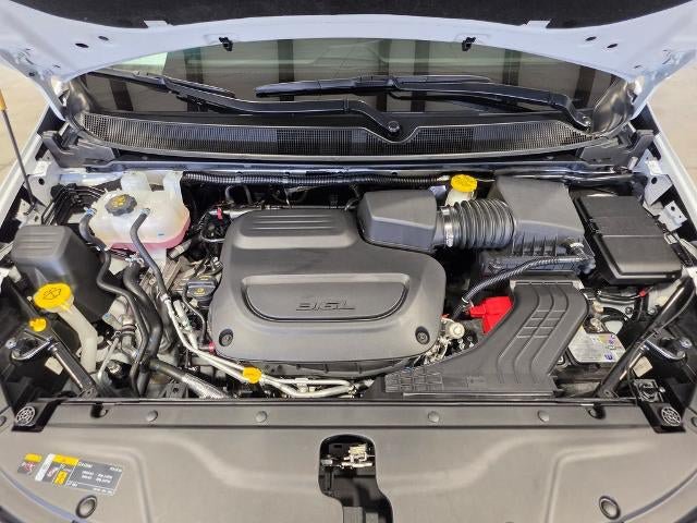 Used 2026 Chrysler Pacifica Select FWD image 9