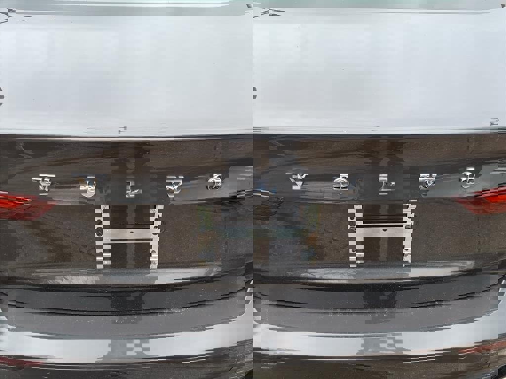 Certified 2025 Volvo S60 B5 Plus image 5