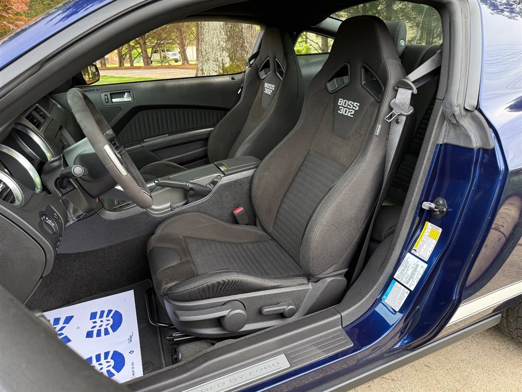 Used 2012 Ford Mustang Boss 302 w/ Boss 302 Accessory Pkg RWD image 43