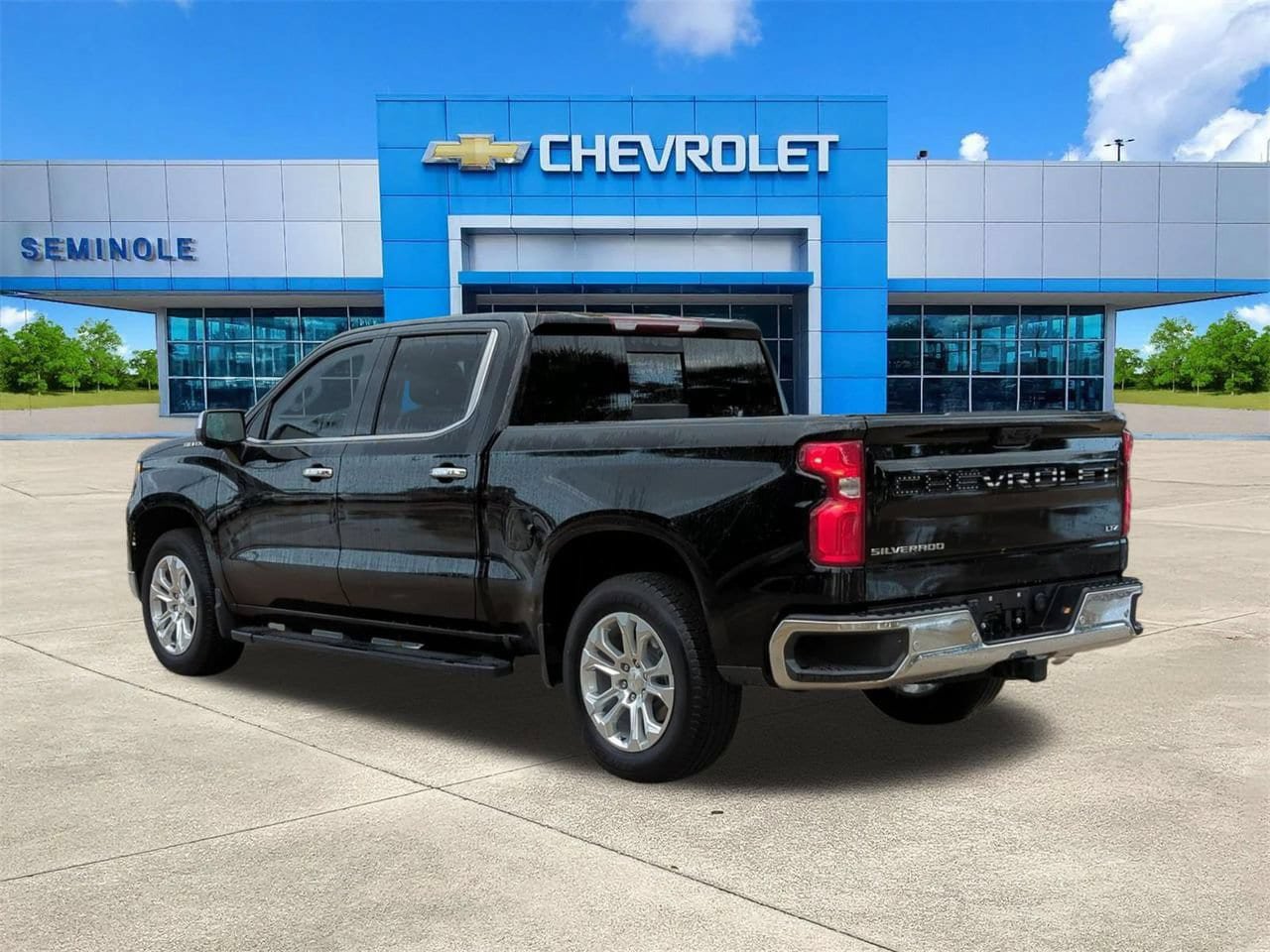 Certified 2024 Chevrolet Silverado 1500 LTZ w/ LTZ Convenience Package II RWD image 3