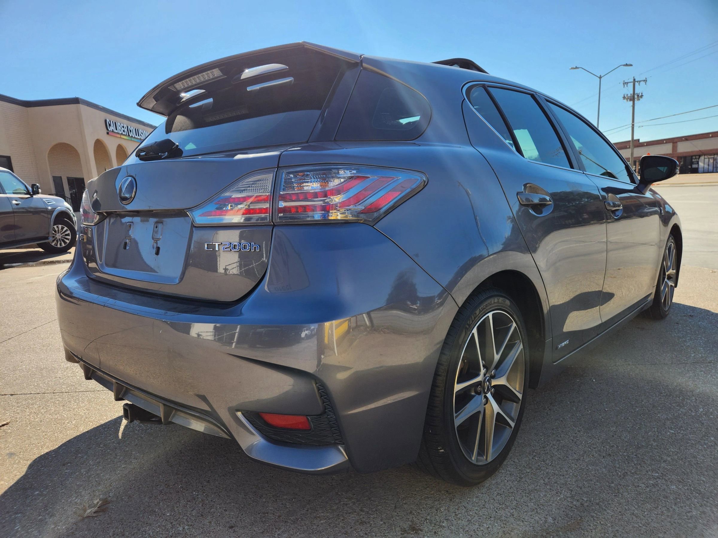 Used 2015 Lexus CT 200h w/ Navigation Package image 5
